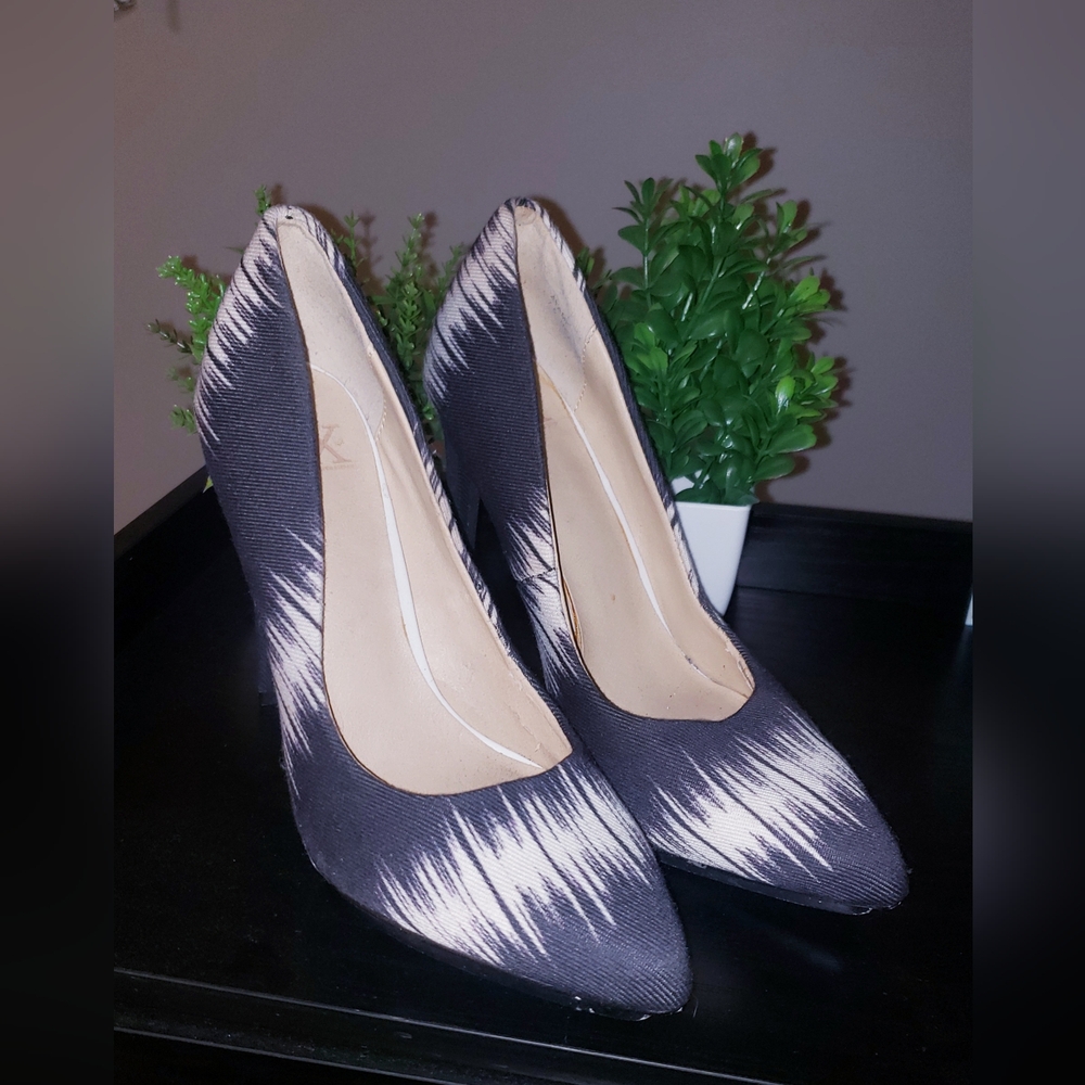GX by GWEN STEPHANIE Heels. Sz 7.5 - Picture 6 of 12